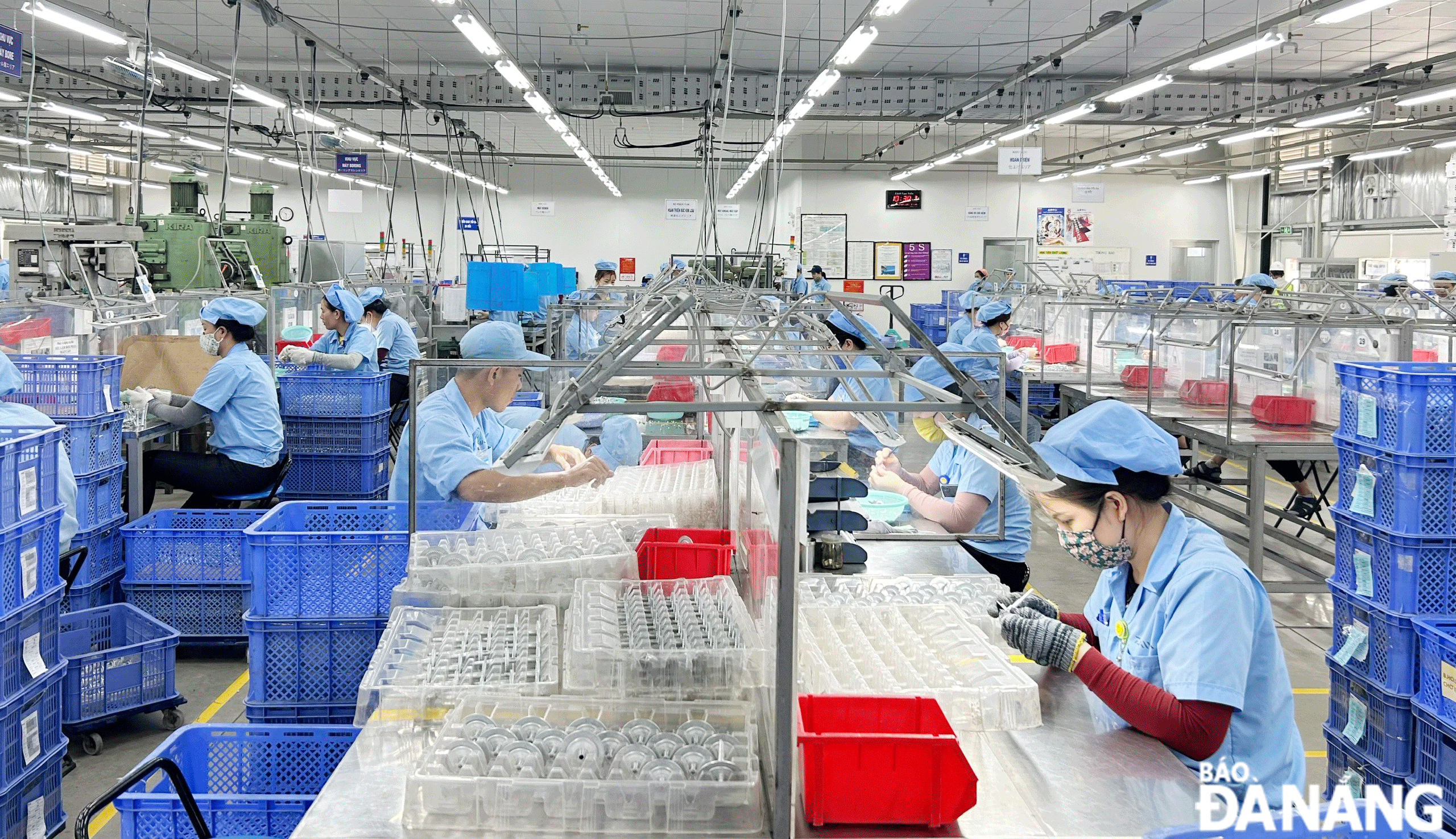 Hoạt động sản xuất tại Công ty TNHH Daiwa Việt Nam (quận Liên Chiểu) - doanh nghiệp đạt giải Vàng Chất lượng quốc gia năm 2022. Ảnh: M.Q