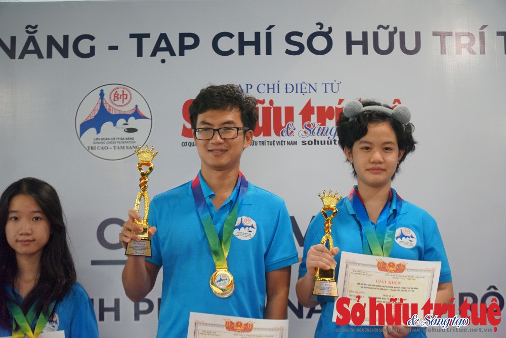 Các tài năng trẻ Cờ Vua dành được Cúp Sở hữu trí tuệ, nâng hệ số ELo quốc tế.