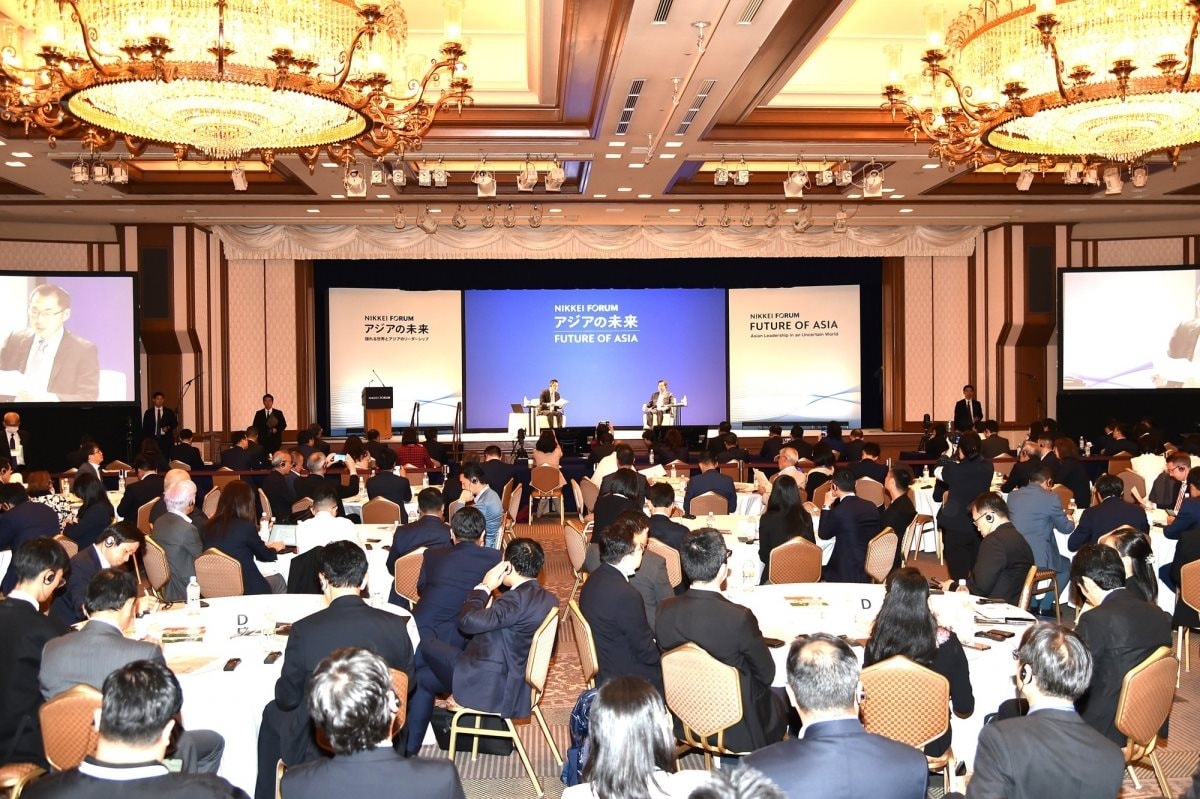 le_minh_khai_delivers_a_speech_at_the_future_of_asia_forum_in_tokyo_japan.jpg