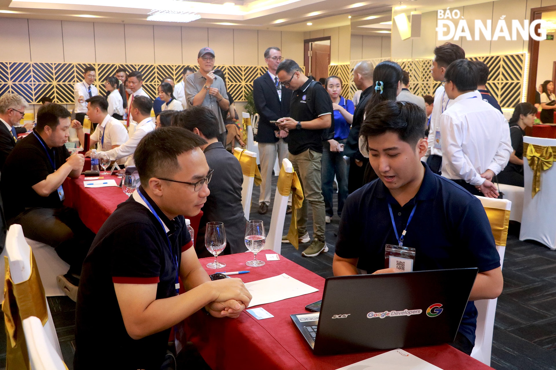 Tại các phiên kết nối 1-1, các dự án, startup sẽ trao đổi, trình bày dự án để gọi vốn, thu hút đầu tư.
