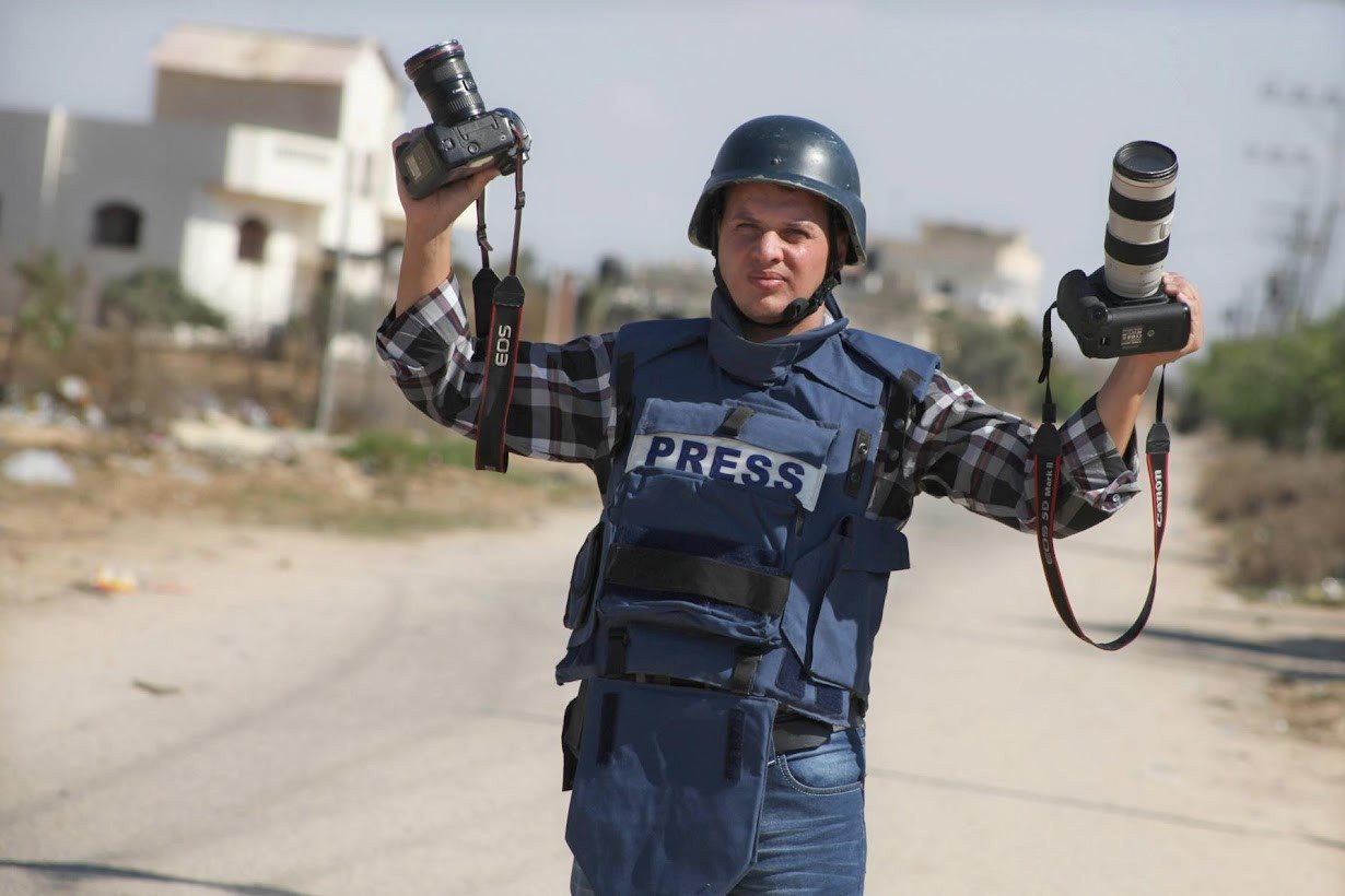 Phóng viên chiến trường Ibraheem Abu Mustafa cuat hãng Reuters. Ảnh: Reuters