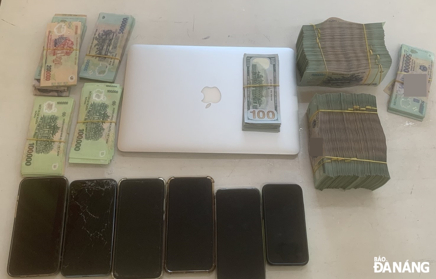 Tang vật thu giữ trong vụ án. Ảnh: L.H