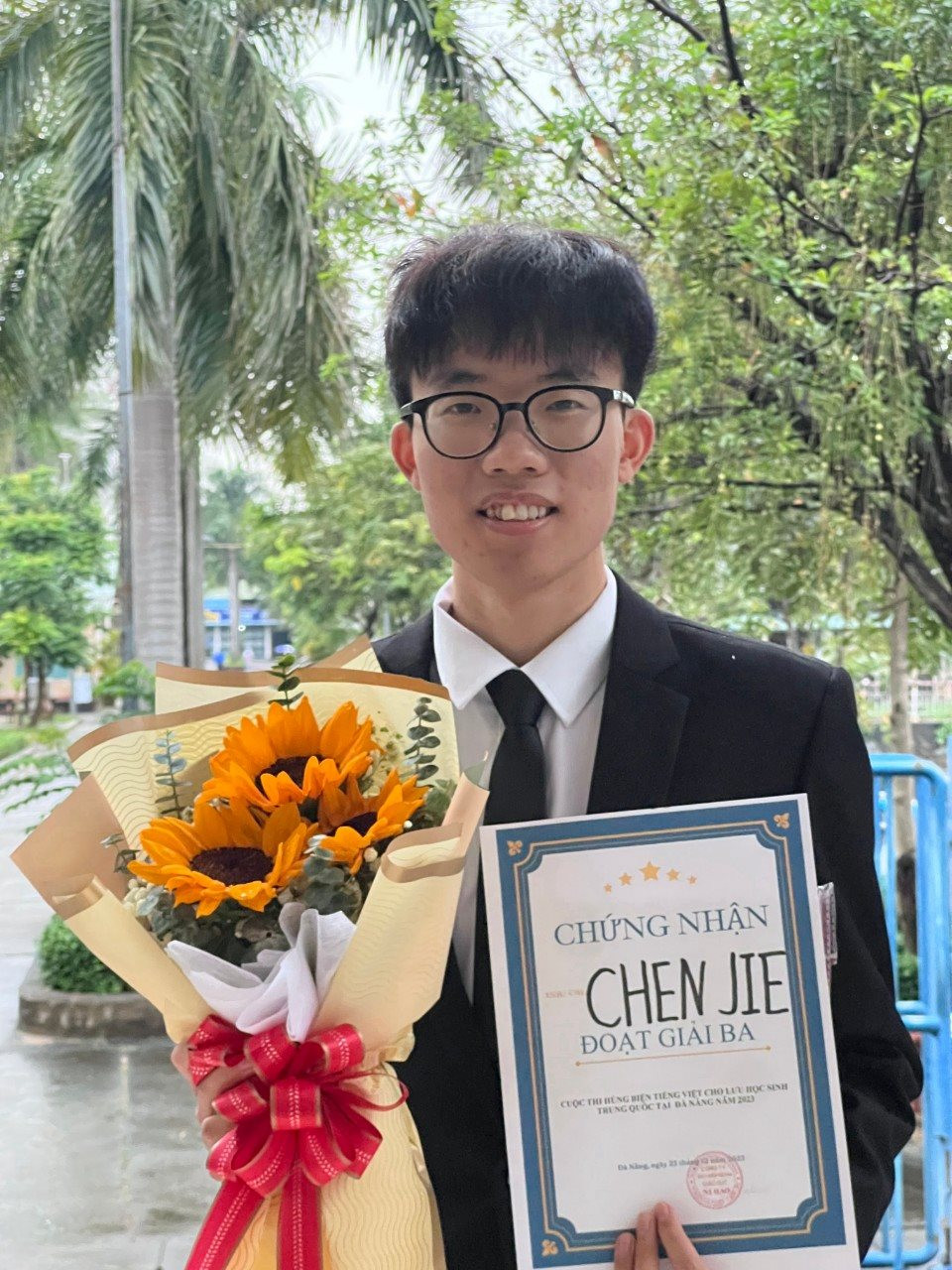 LHS Chen Jie chuyen nganh tieng Viet