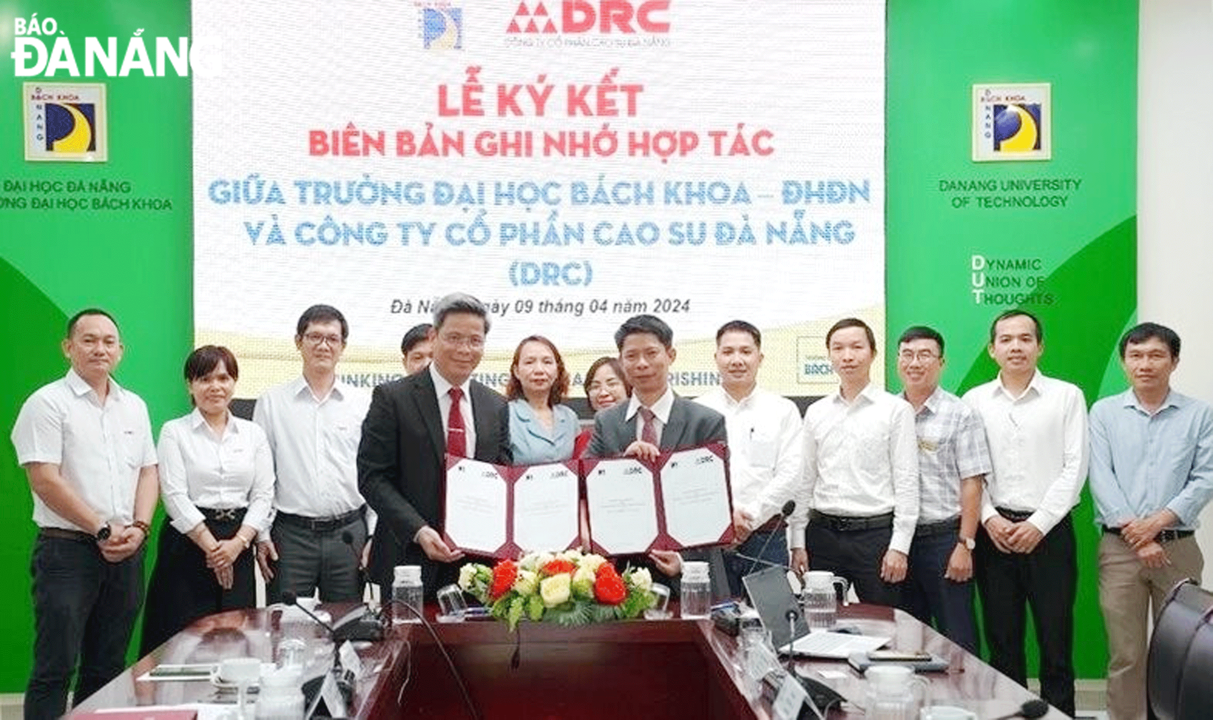 Trường Đại học Bách khoa (Đại học Đà Nẵng) và Công ty CP Cao su Đà Nẵng (DRC) ký kết biên bản hợp tác về đào tạo phát triển nguồn nhân lực chất lượng cao và nghiên cứu khoa học. Ảnh: L.P