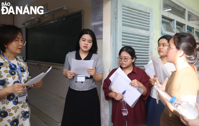 Gọi thí sinh vào phòng thi.