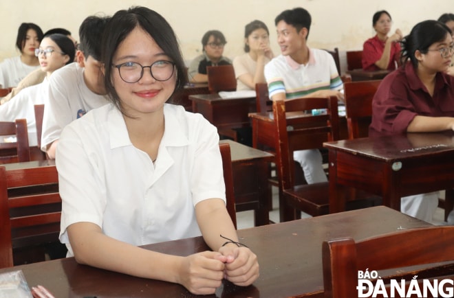 Thí sinh tự tin bước vào kỳ thi.