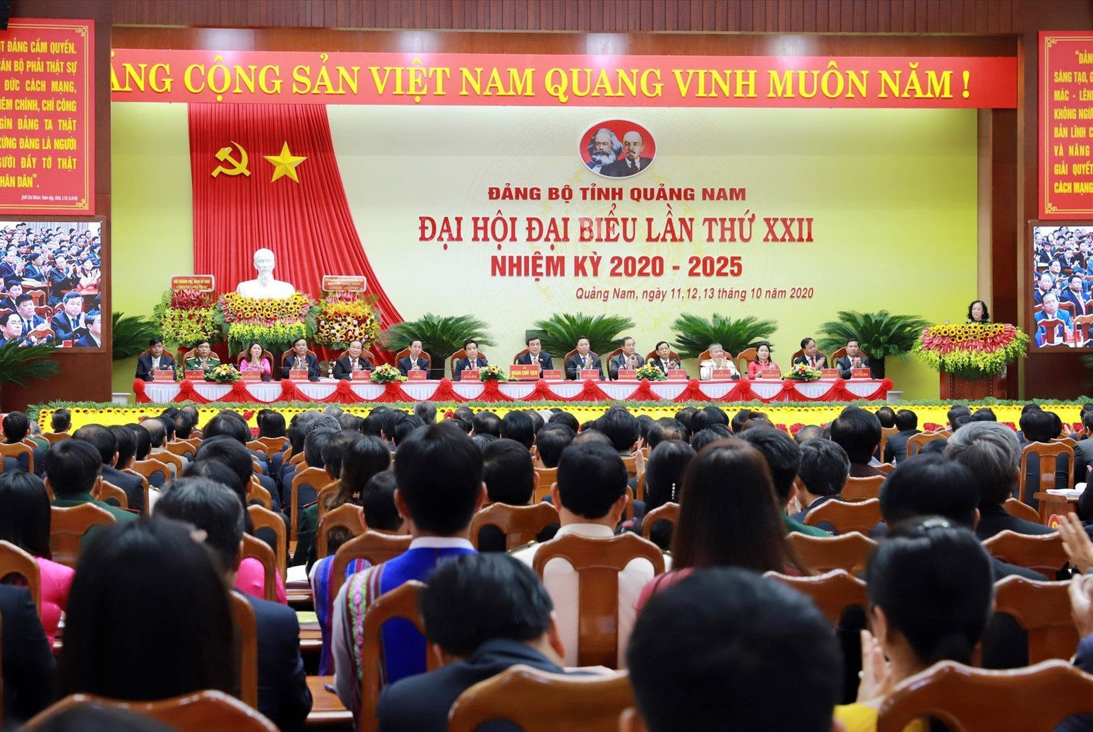 Thông qua các hoạt động kỷ niệm nhằm ôn lại truyền thống cách mạng vẻ vang của Đảng bộ tỉnh Quảng Nam... Trong ảnh: Đại hội đại biểu Đảng bộ tỉnh Quảng Nam lần thứ XXII (nhiệm kỳ 2020 - 2025) vào tháng 10/2020. Ảnh: Báo Quảng Nam