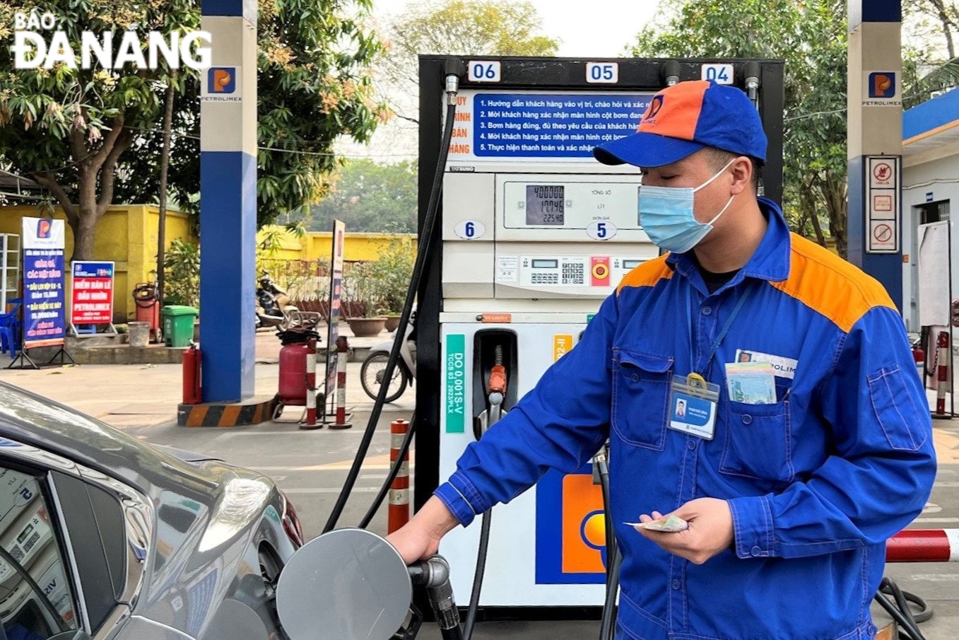 Giá xăng, dầu tăng hơn 600 đồng/lít trong ngày 4-7.