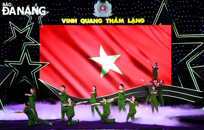 Chương trình có nhiều tiết mục văn nghệ được dàn dựng công phu. Ảnh: X.D