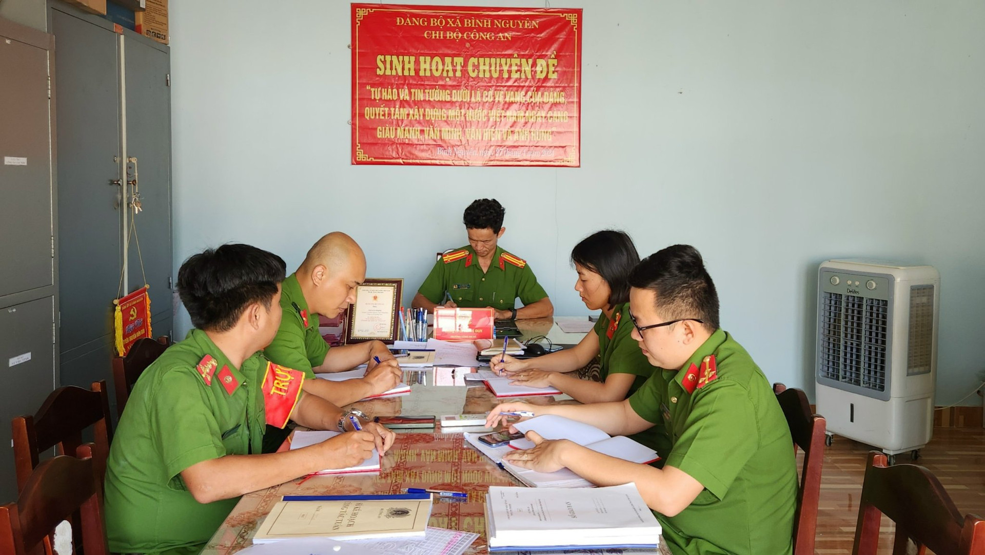 sinh hoat đang Thang Binh 2