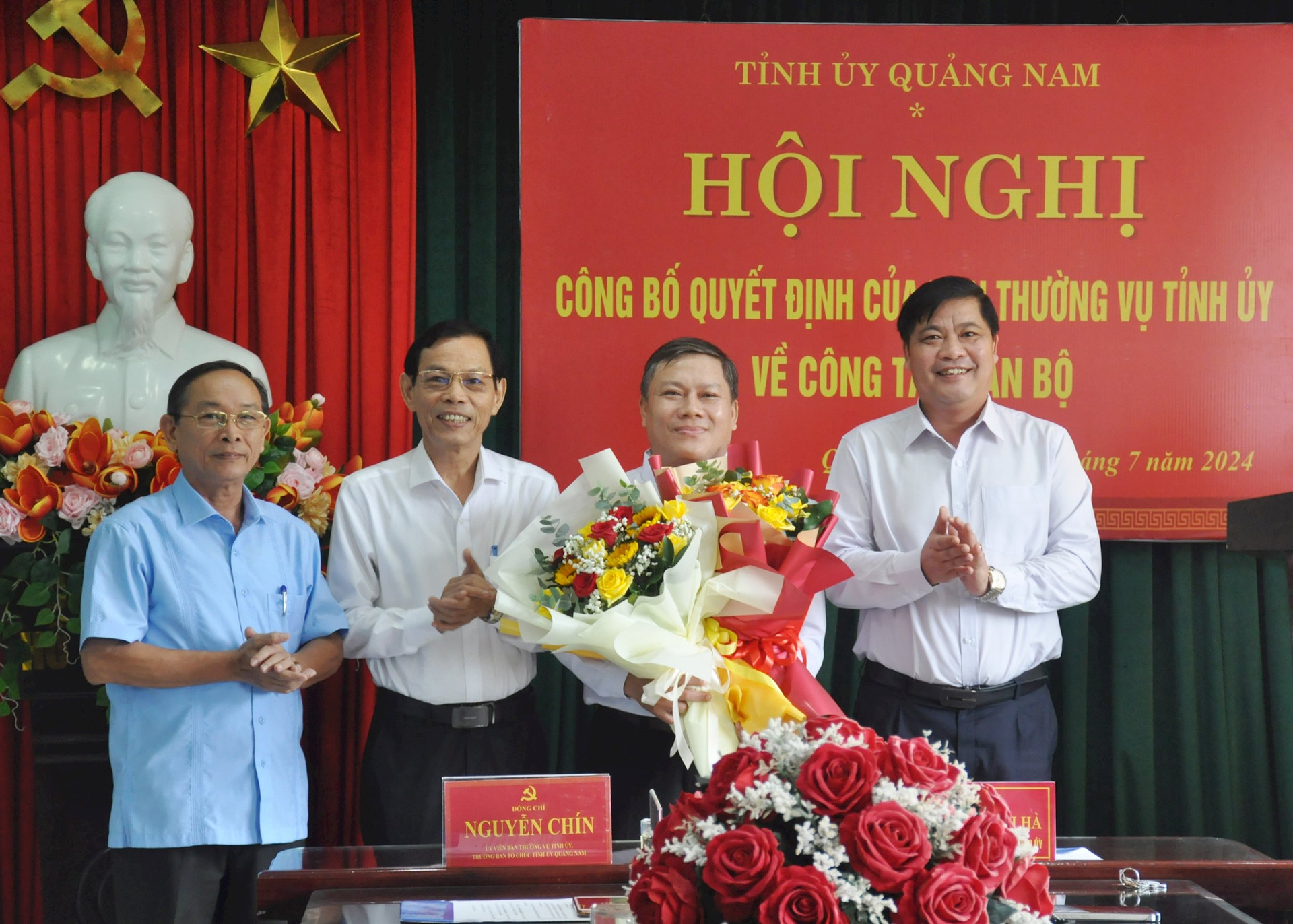 anh can bĐặc biệt, với tinh thần chủ động trong công việc, ngoài kinh nghiệm công tác, đồng chí Nguyễn Ngọc Chiến tập trung nghiên cứu sâu về các chính sách pháp luật, các vụ án, vụ việc liên quan có tính chất phức tạp để tham mưu cấp thẩm quyền chỉ đạo xử lý, giải quyết hiệu quả.