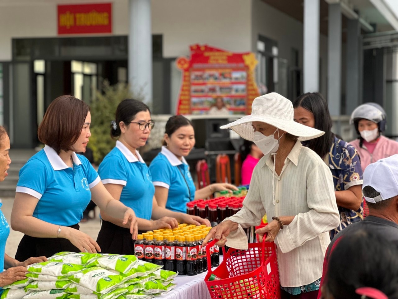 ANH CHỢ O ĐỒNG PN TAM GIANG 1