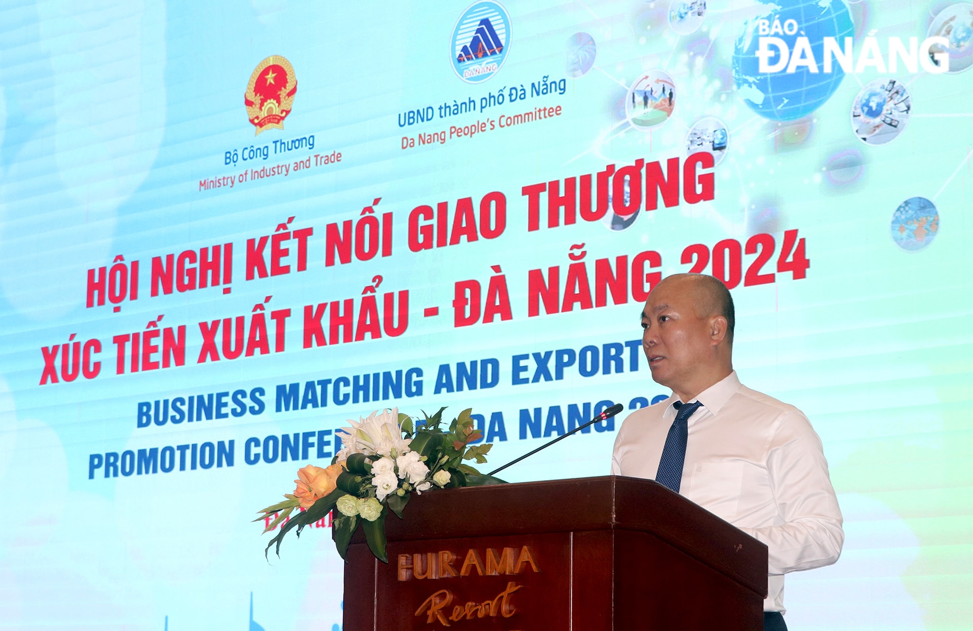 Ông Vũ Bá Phú, Cục trưởng Cục Xúc tiến thương mại (Bộ Công Thương) phát biểu đề dẫn tại hội nghị. Ảnh: V.H - M.Q