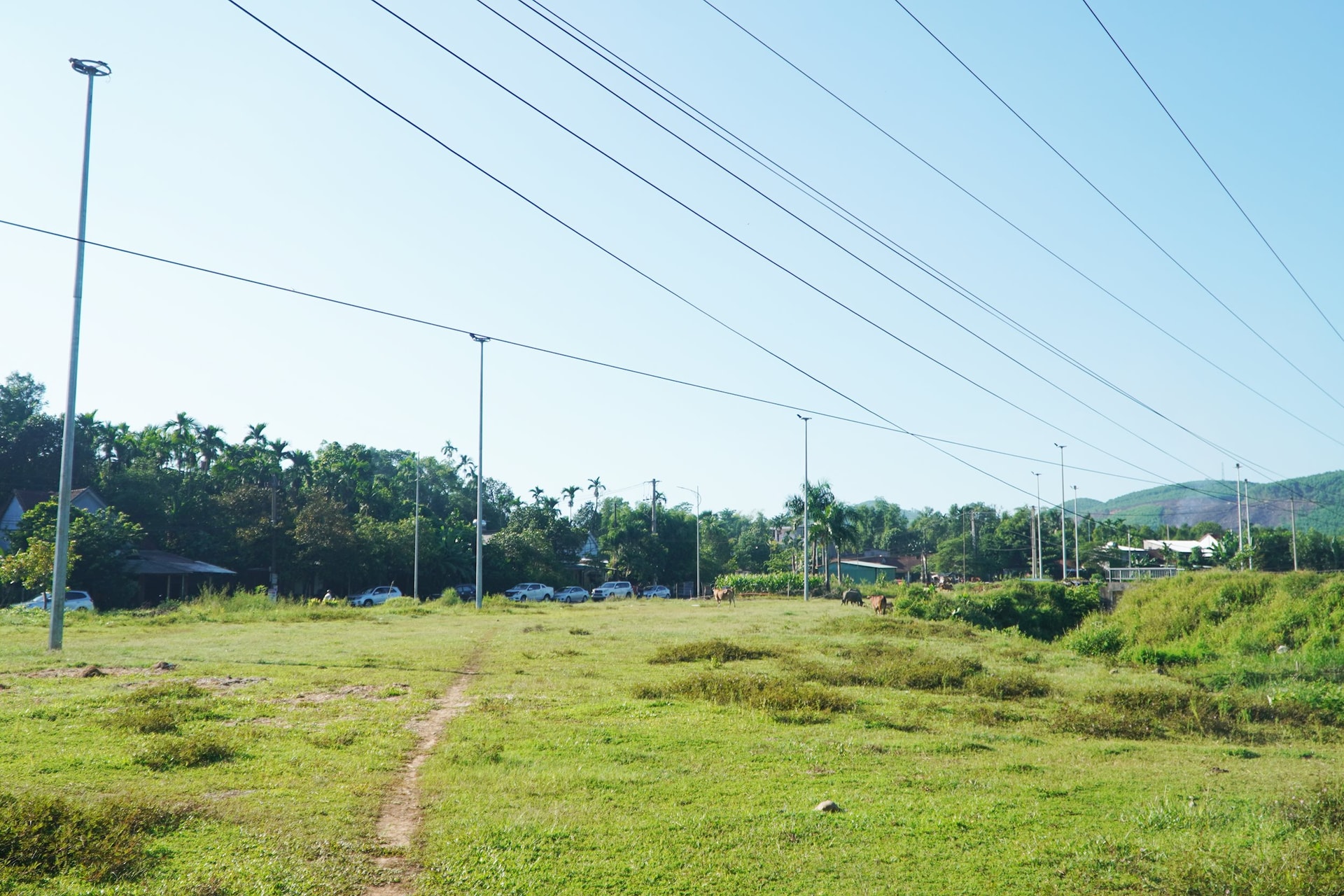 doi-voi-khu-vuc-nguoi-dan-da-ban-giao-dat-cac-don-vi-can-lap-hang-rao-de-tranh-tinh-trang-lan-chiem-trai-phep.jpg