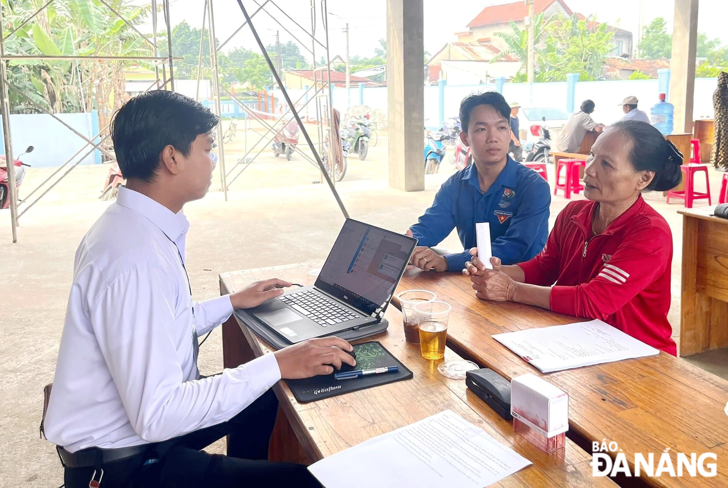 Mô hình “Tổ hỗ trợ công dân lưu động” gồm 15-20 thành viên, trong đó, lực lượng nòng cốt là đoàn viên, thanh niên. Ảnh: P.V