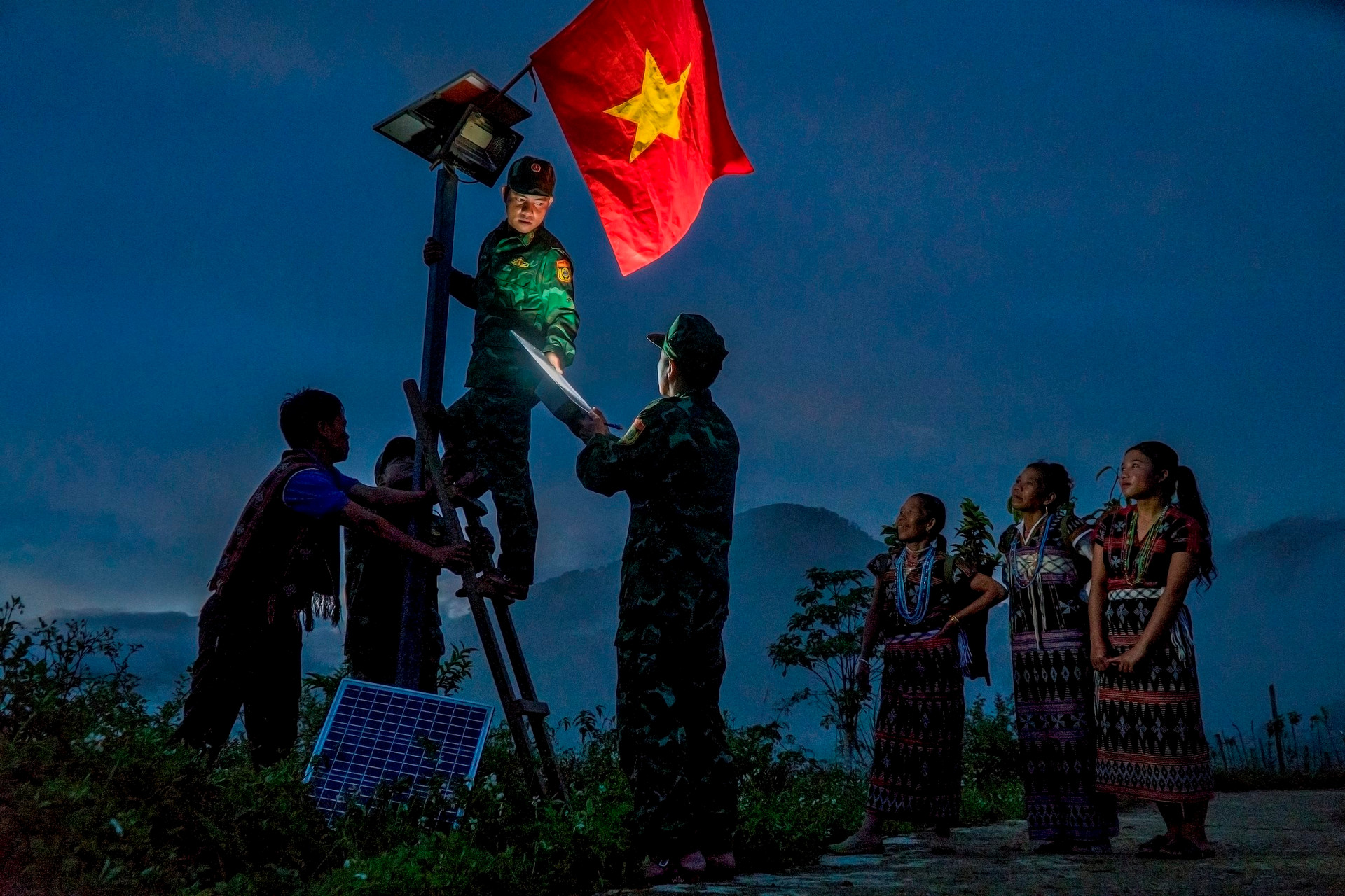 Đưa ánh sáng về buôn làng - DSC06632