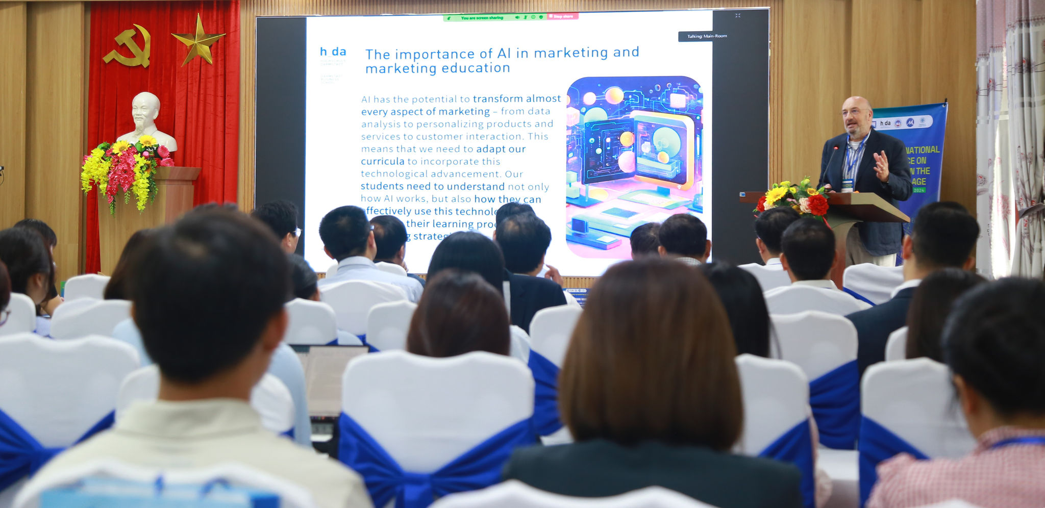 Quan cảnh hội thảo marketing trong kỷ nguyên kết nối lần thứ 4 (MICA-2024).