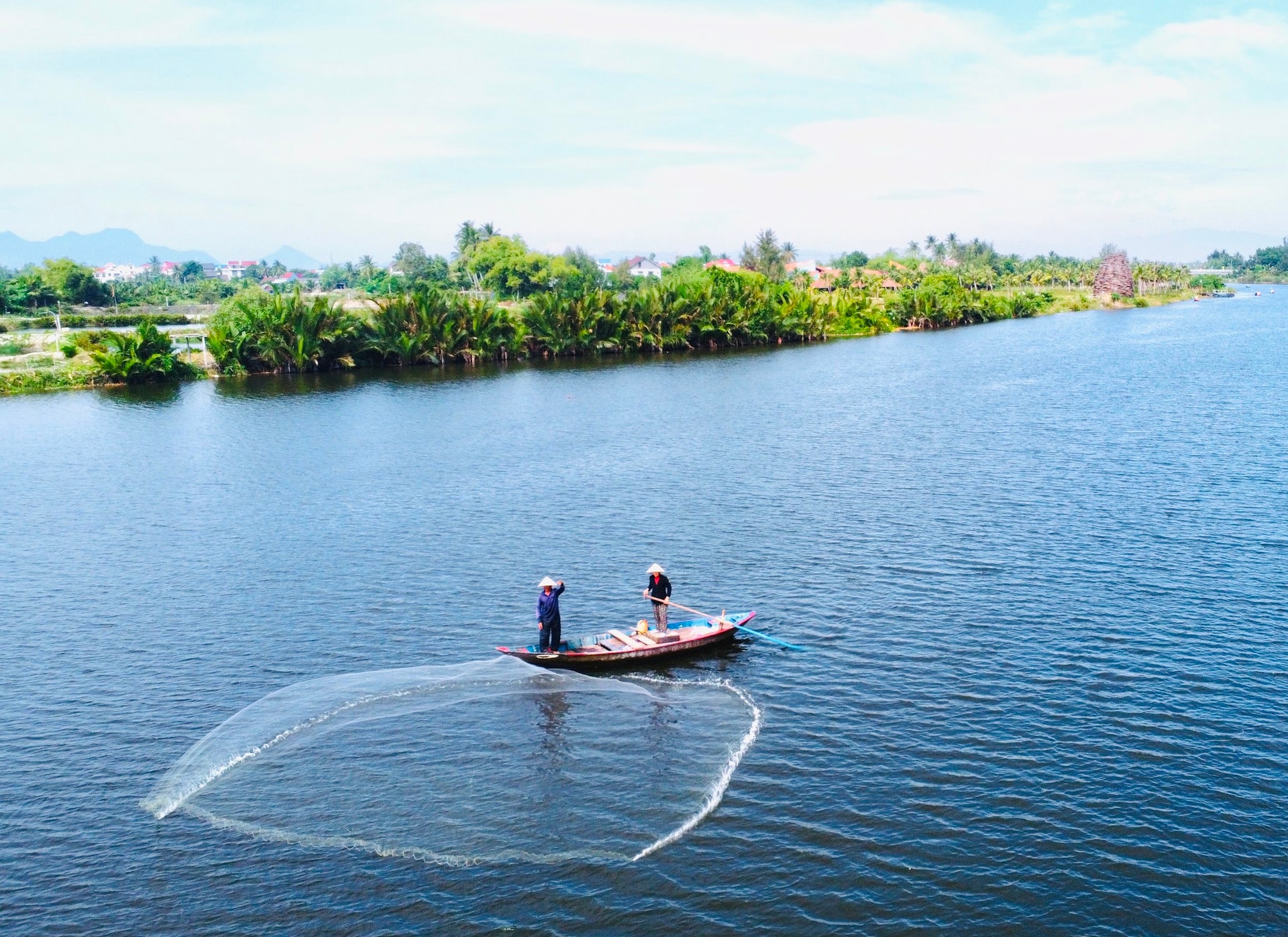 Bình yên sông nước Cổ Cò. Ảnh: Q.T