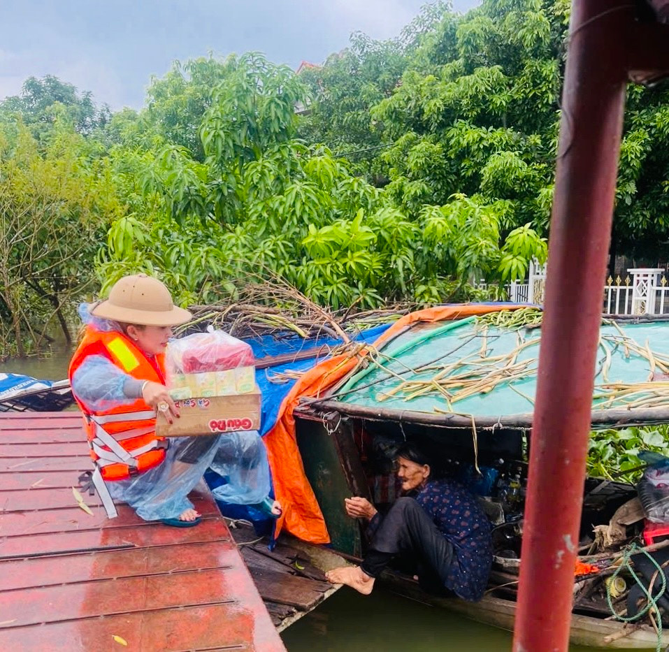 Thanh niên Duy Xuyên tình nguyện ở vùng bão lũ phía Bắc