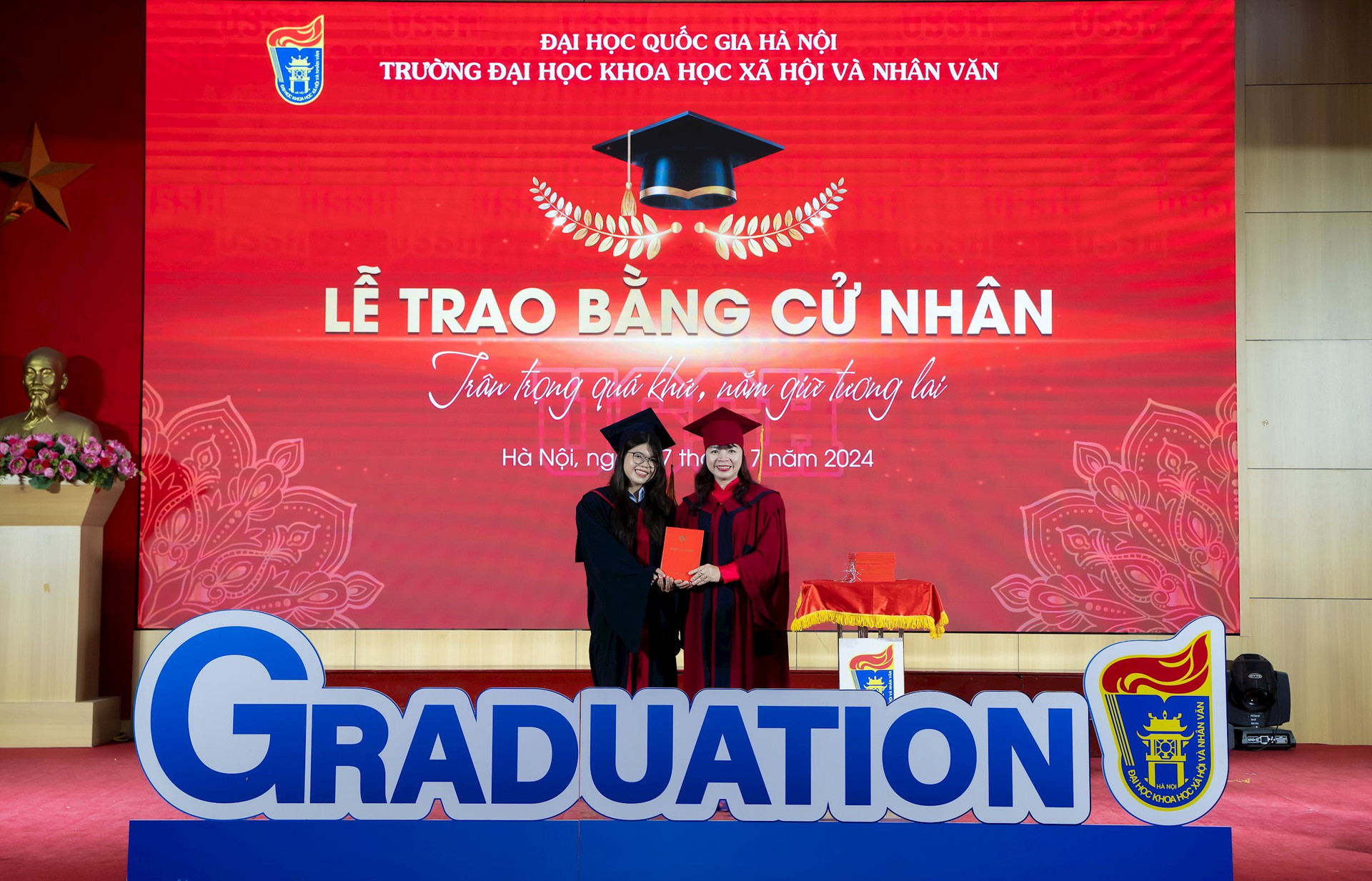 Tốt nghiệp xuất sắc