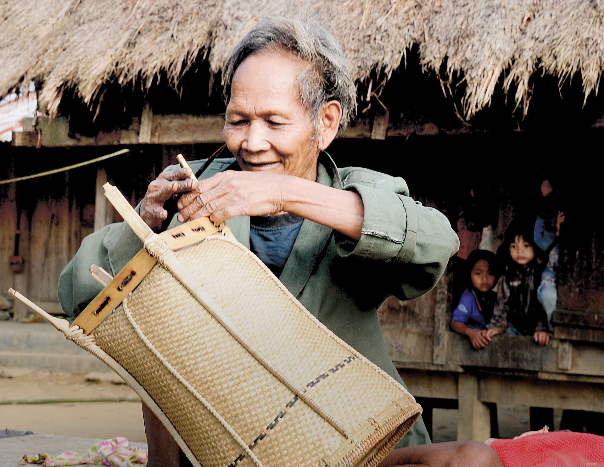 13- Cụ oong xa ATieng dan gui 