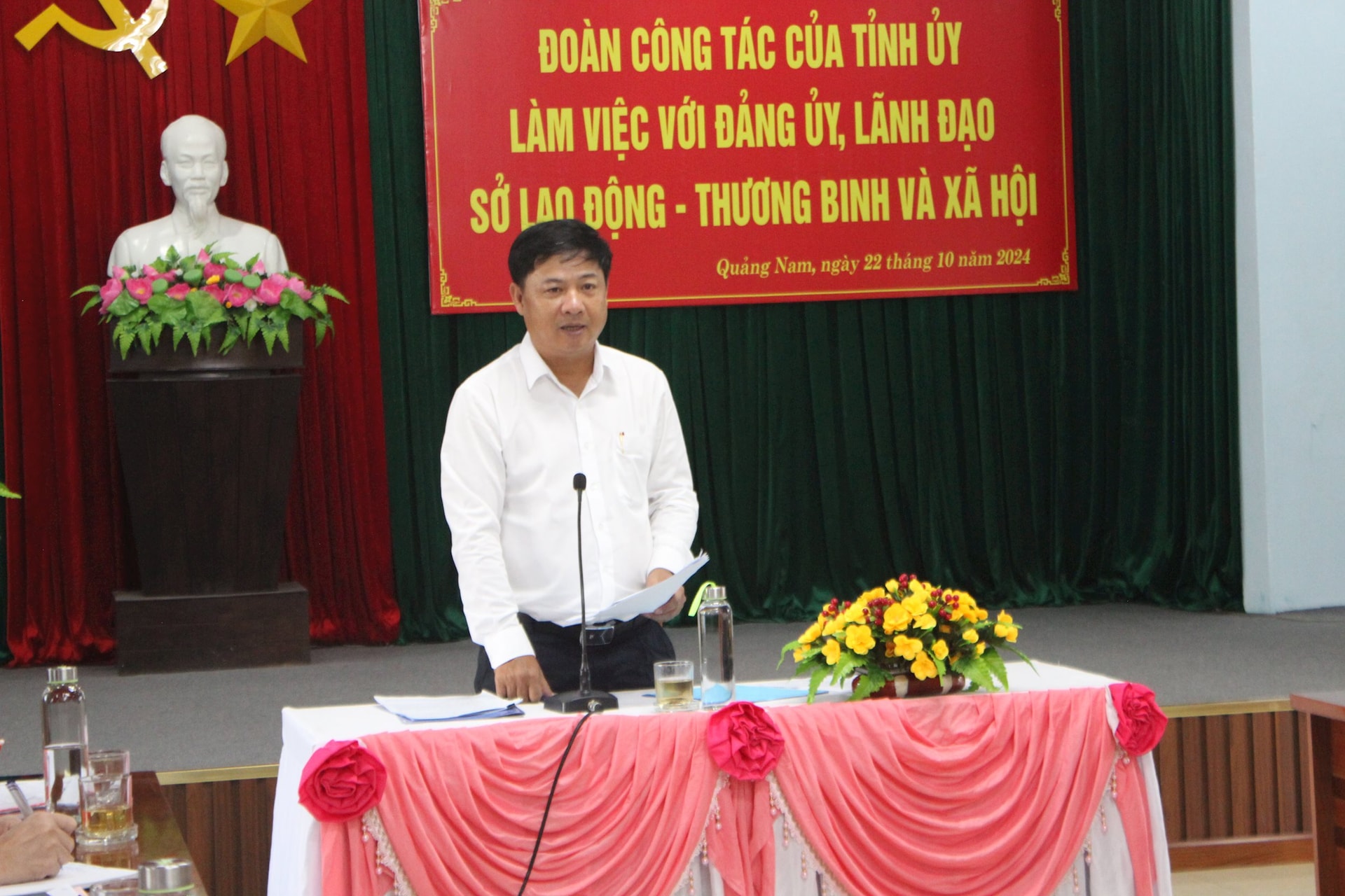 Bí thư Tỉnh ủy Lương Nguyễn Minh Triết phát biểu chỉ đạo cuộc họp. Ảnh: T.T