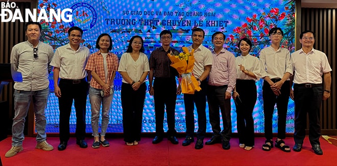 Ra mắt Ban liên lạc cựu học sinh Trường THPT chuyên Lê Khiết tại thành phố Đà Nẵng.
