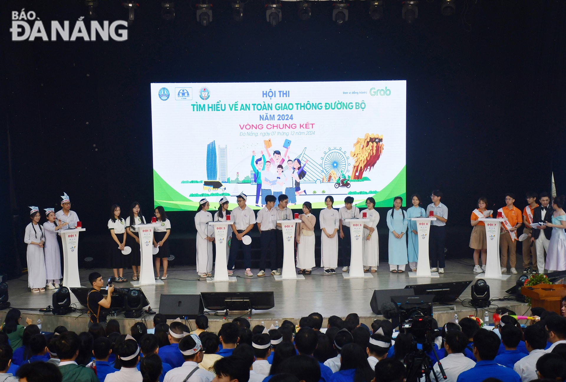 7 đội dự thi vòng chung kết. Ảnh: THÀNH LÂN