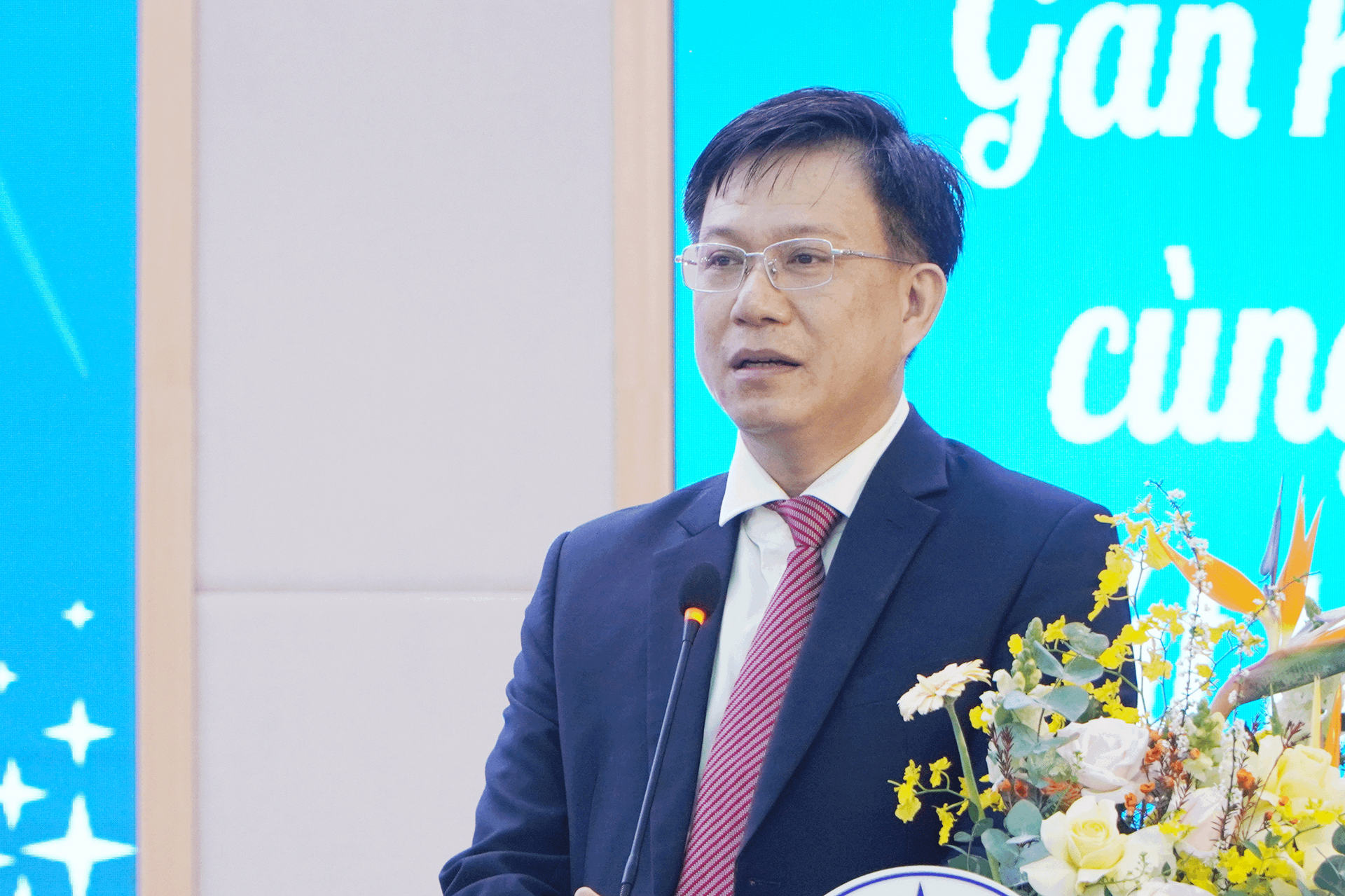 ong-khanh.png