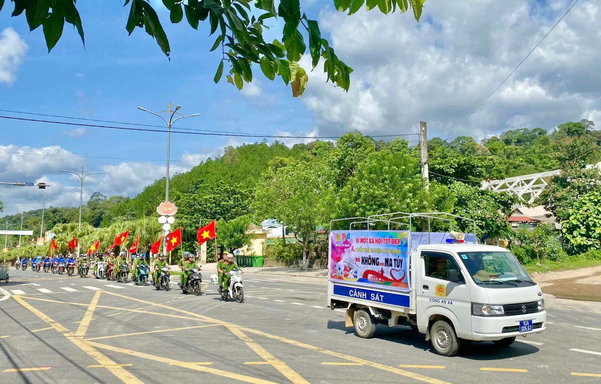 Công an huyện Tây Giang tuyên truyền về phòng chống ma túy