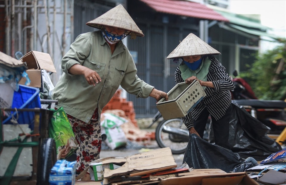 Ảnh 5 - Có những bà con đồng hương lao động vất vả cả năm chỉ mong được về quê dịp tết