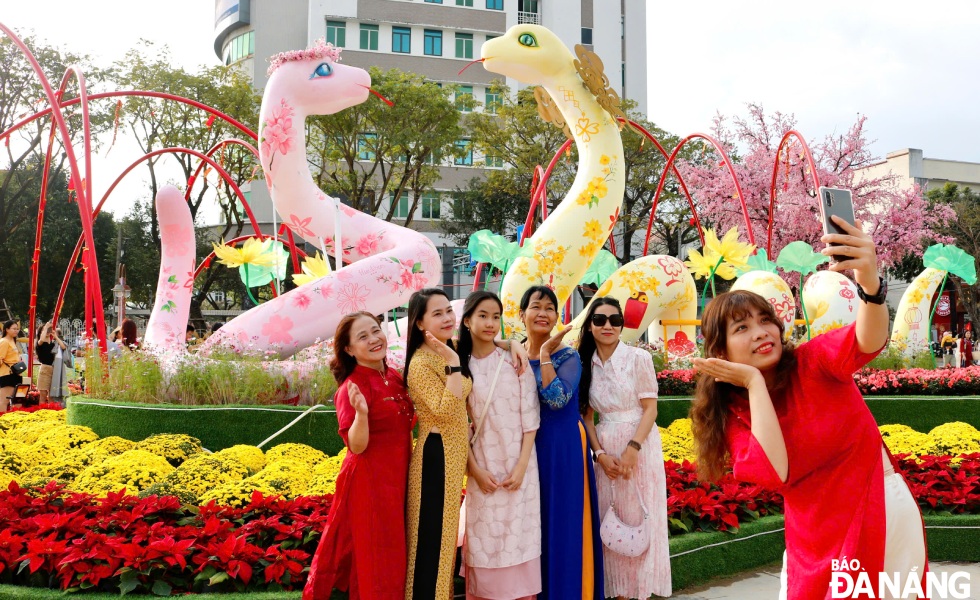 đều diện áo dài