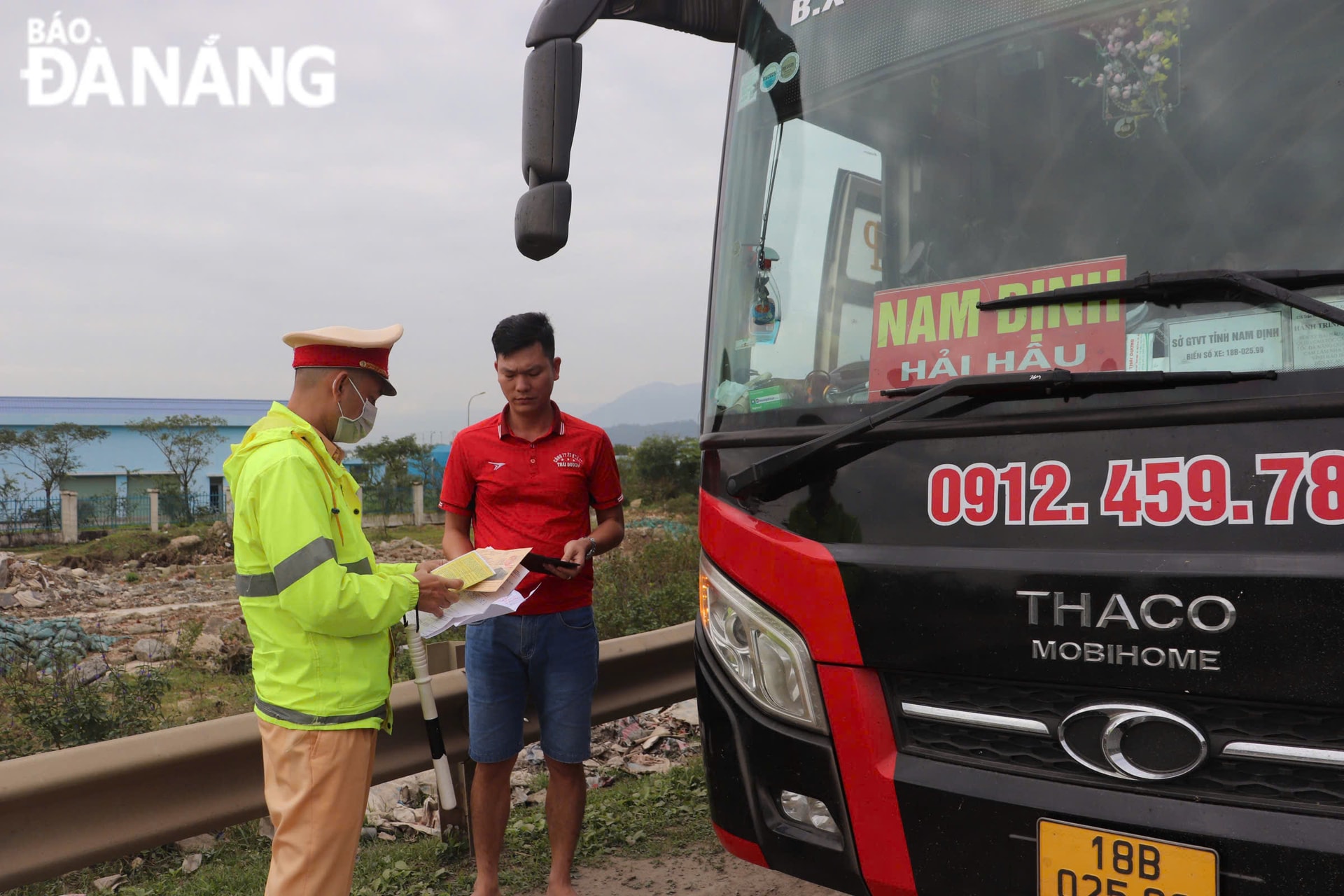 Lực lượng Cảnh sát giao thông tập trung tuần tra, chốt chặn tại các tuyến, địa bàn trọng điểm.