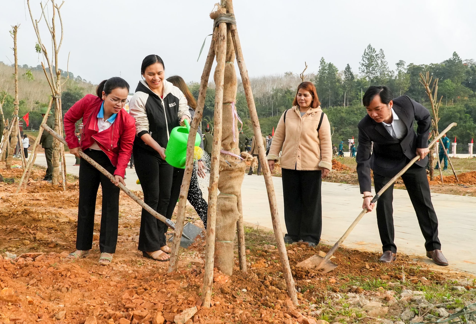 TAY GIANG TRONG CAY 1