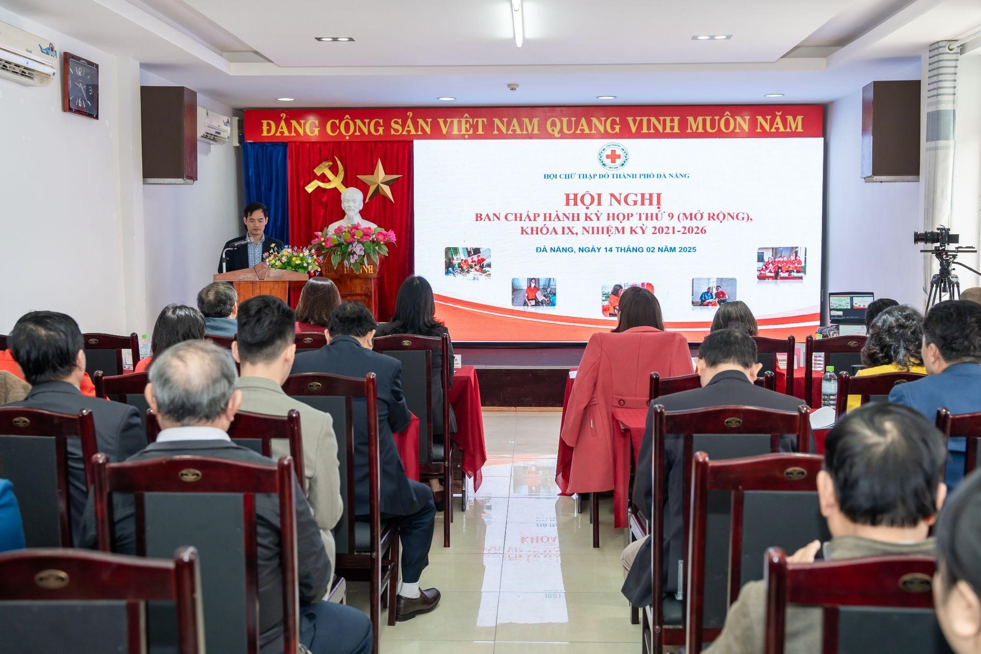 Ông Nguyễn Huy Hoàng - Giám đốc chuyên môn Bệnh viện Mắt Sài Gòn Sông Hàn phát biểu tại buổi lễ 