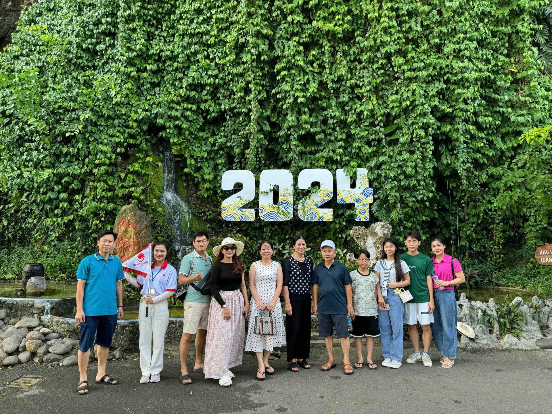 Đi tour của Đại Việt Tourist yên tâm về chất lượng, giá cả.