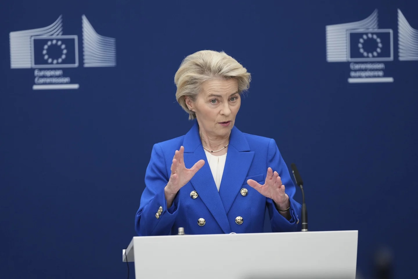 Chủ tịch Ủy ban châu Âu Ursula von der Leyen công bố kế hoạch “ReArm Europe” ngày 4-3. Ảnh: AP