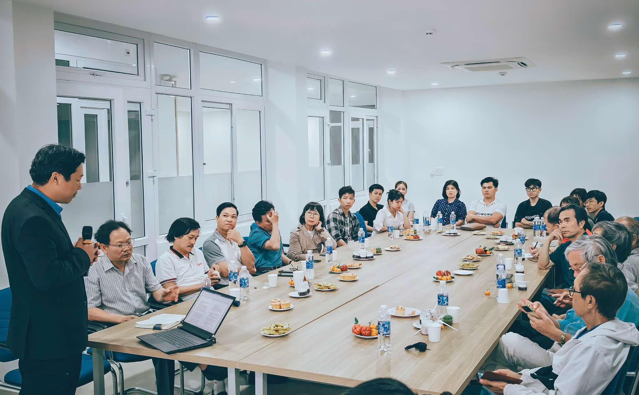 Quang cảnh buổi gặp gỡ.
