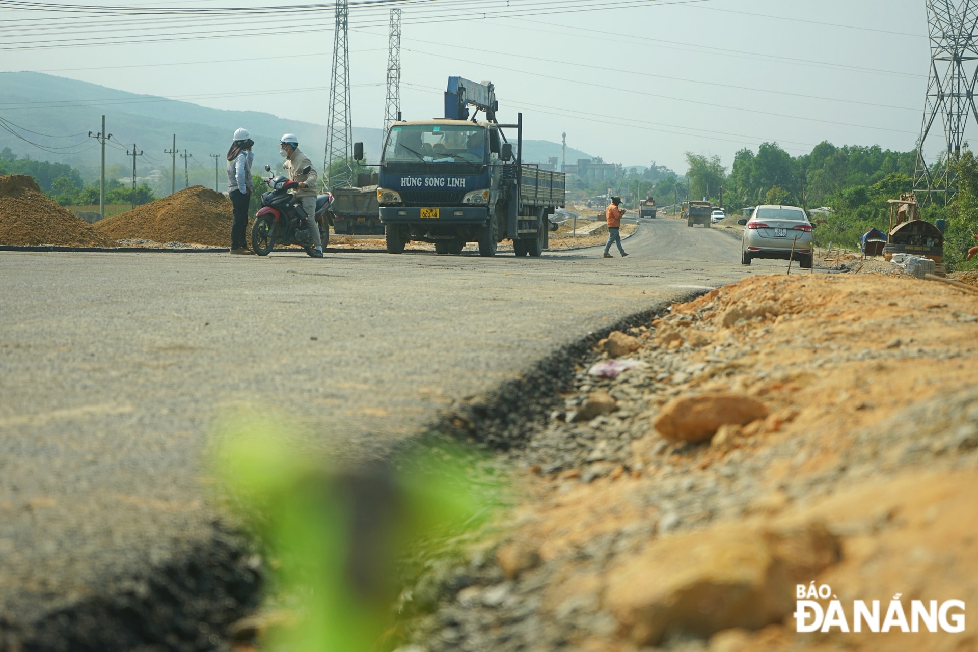 Đoạn dẫn phía Đà Nẵng: Dài 1.154m, rộng nền đường 34m, rộng mặt đường mỗi bên 7m.