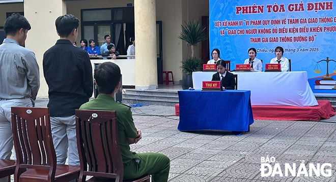 Quang cảnh phiên tòa giả định.