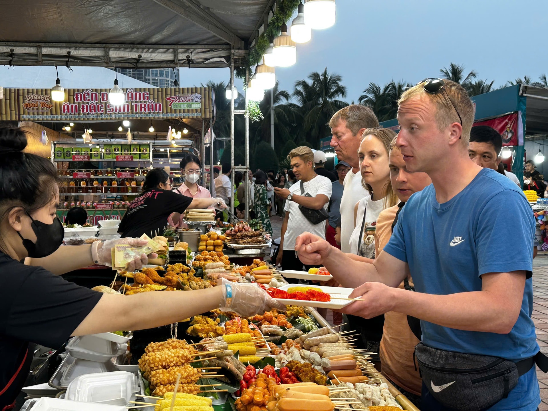 Nhiều lễ hội, sự kiện được tổ chức liên tục trong năm khiến điểm đến Đà Nẵng ngày càng hấp dẫn. Ảnh: NGỌC HÀ