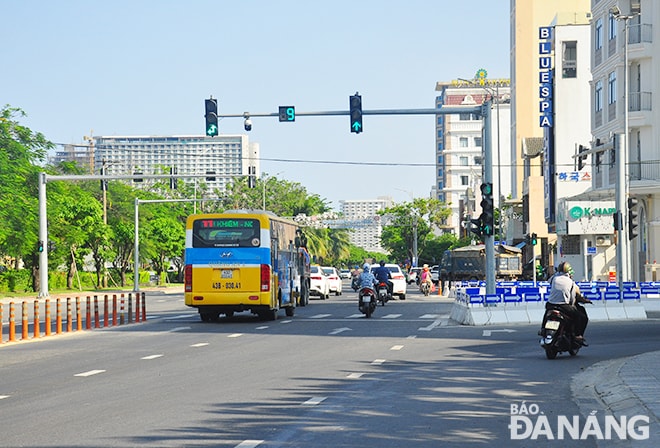 Hệ thống đèn tín hiệu giao thông được vận hành tại nhiều giao lộ ở thành phố.  Ảnh: Tư liệu