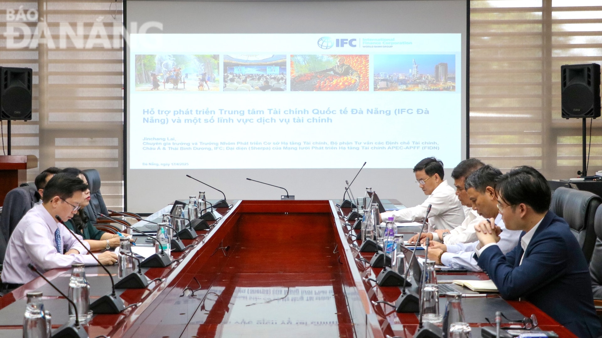 Quang cảnh buổi làm việc. Ảnh: M.QUẾ
