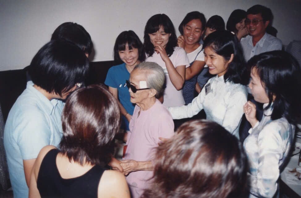 Trên tạp chí Life (Mỹ) số ra ngày 17/7/1970 xuất hiện bức ảnh nổi tiếng về một nữ tù chính trị người Quảng Nam ở nhà tù Côn Đảo. Đương thời, bức ảnh ấy cùng với các hình ảnh, tư liệu liên quan về chế độ lao tù tàn bạo của chính quyền Sài Gòn đã gây ra một làn sóng phản đối mạnh mẽ và rộng lớn trên thế giới. Bức ảnh chấn động từ “chuồng cọp” “Chuồng cọp” là một khu trại giam biệt lập được xây dựng từ năm 1940 để thực dân Pháp giam cầm những tù nhân chính trị mà chúng cho là đặc biệt nguy hiểm. Đâ
