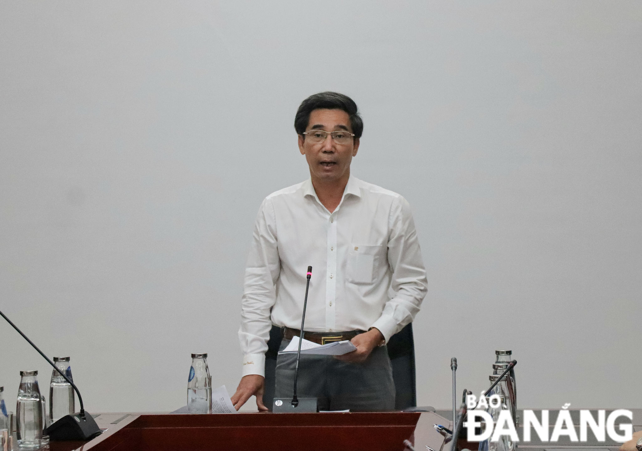 Phó Chủ tịch UBND thành phố Trần Chí Cường phát biểu tại hội nghị. Ảnh: TRẦN TRÚC