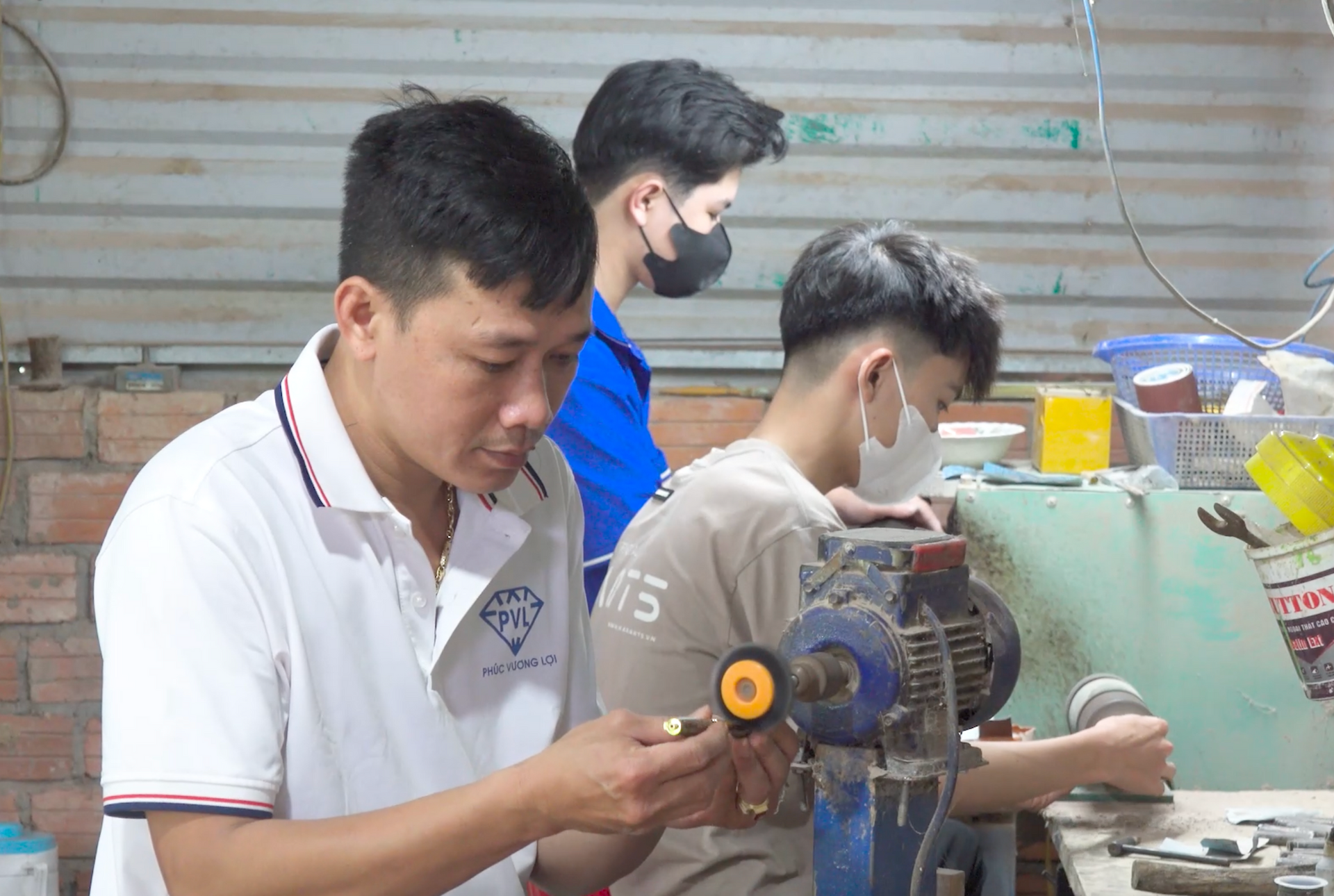 Ảnh màn hình 2025-04-29 lúc 18.12.11
