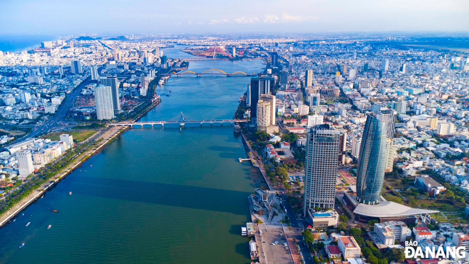 Thành phố tươi đẹp trong ngày Đại lễ của dân tộc.