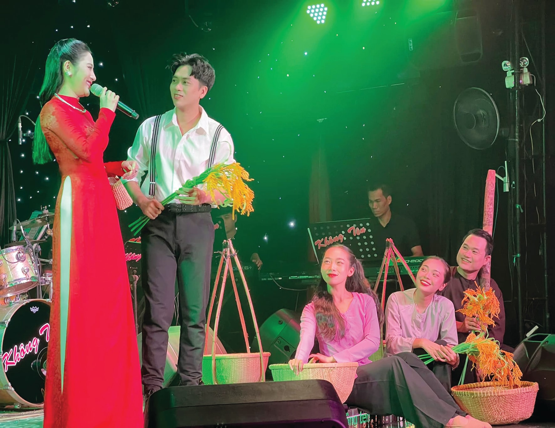 bai-hat-duoc-dong-huong-yeu-cau-nhieu-nhat-voi-to-my-la-ai-mi-quang-khong.jpg