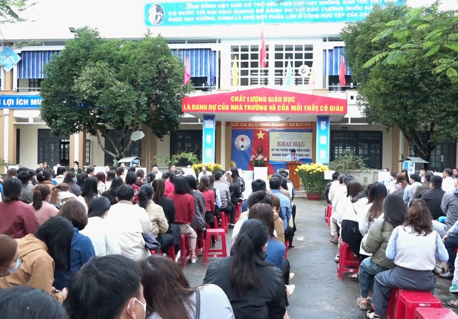Quan canh thi vong 2