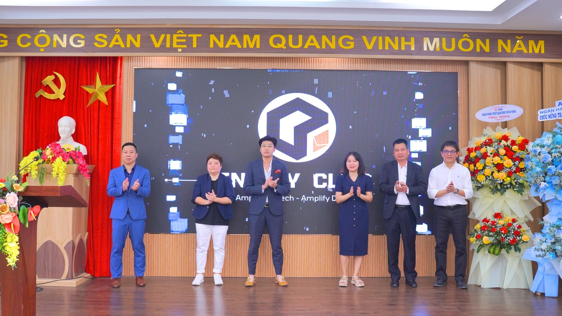 ra mắt clb